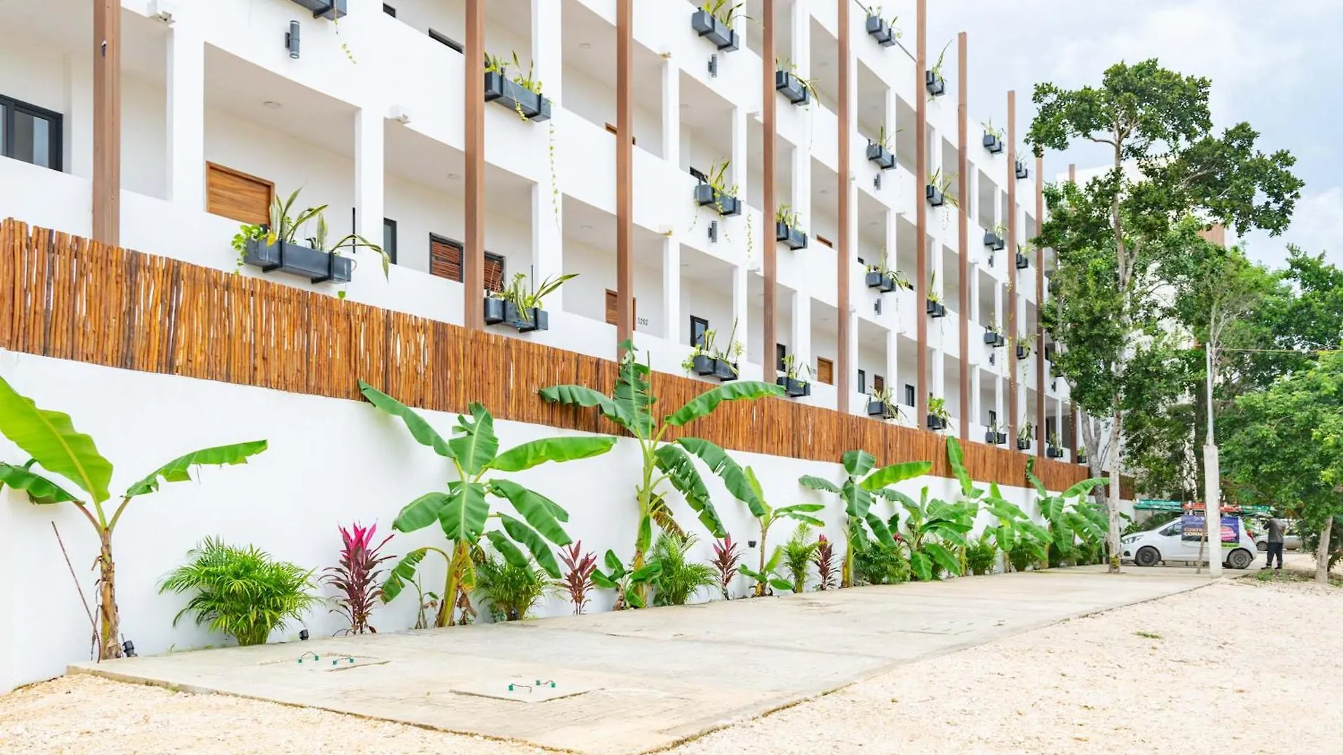 Pool & Rooftop In Tulum 2 Bedrooms Apartment