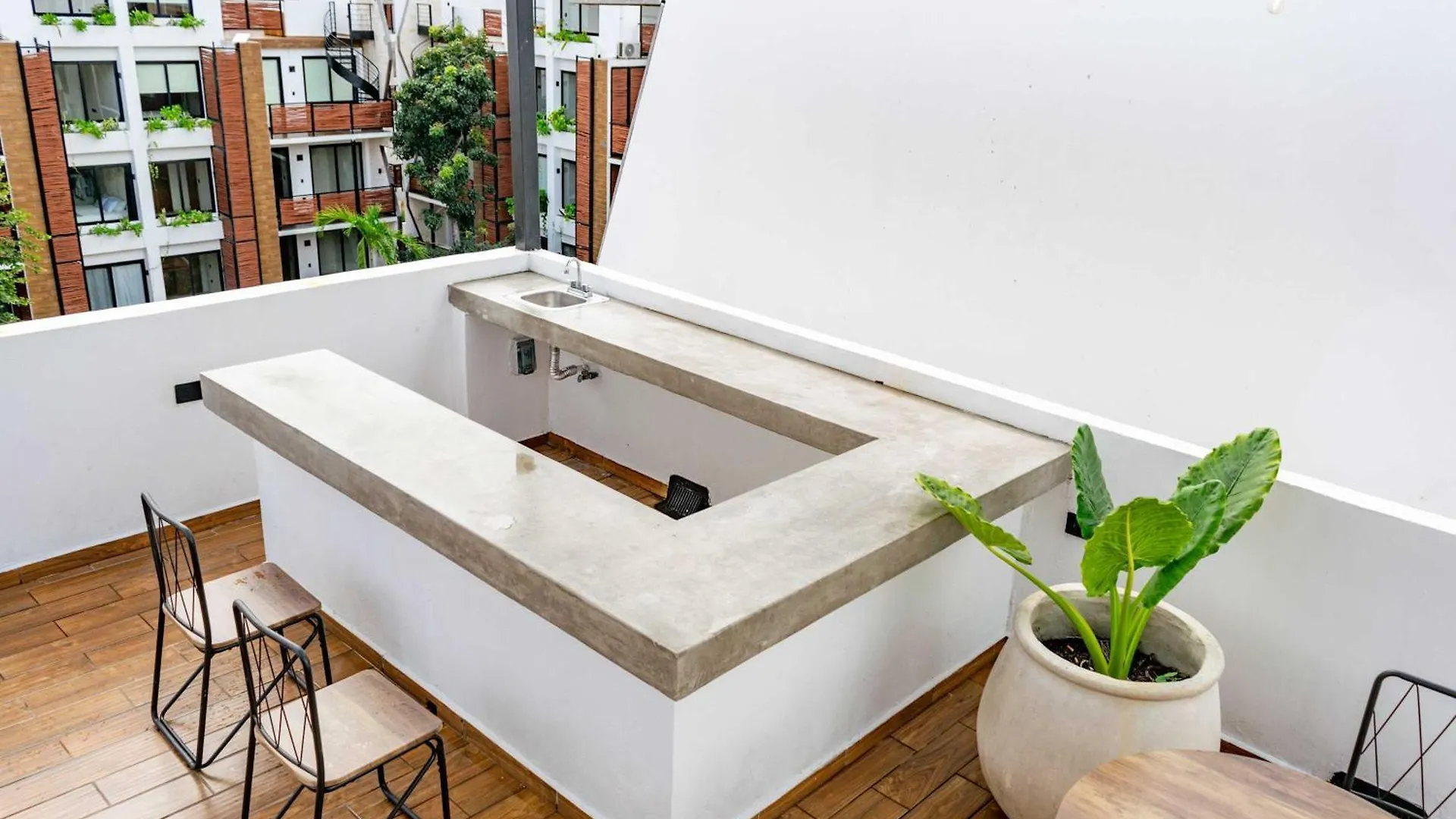Pool & Rooftop In Tulum 2 Bedrooms Apartment