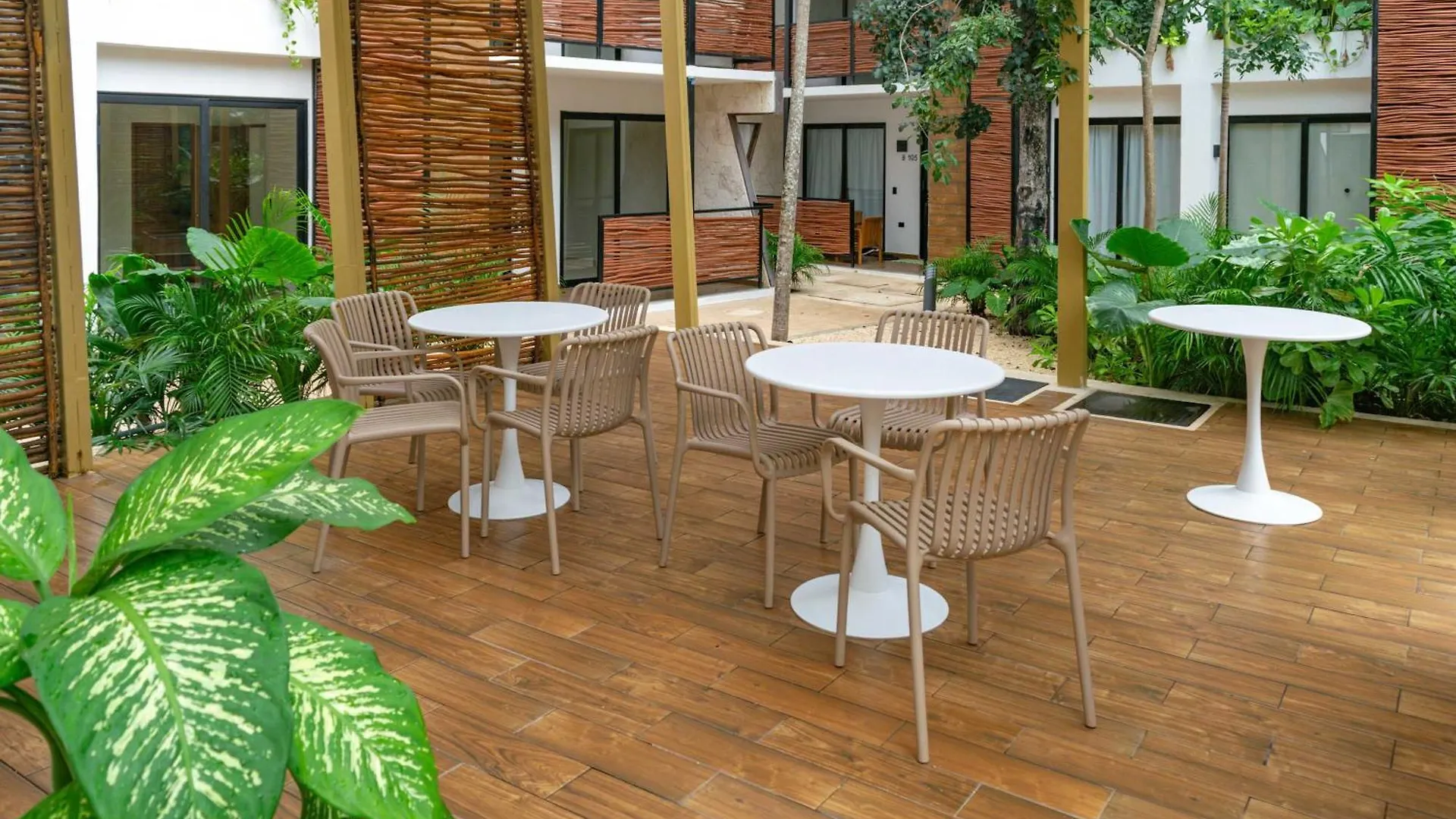 Pool & Rooftop In Tulum 2 Bedrooms Apartment