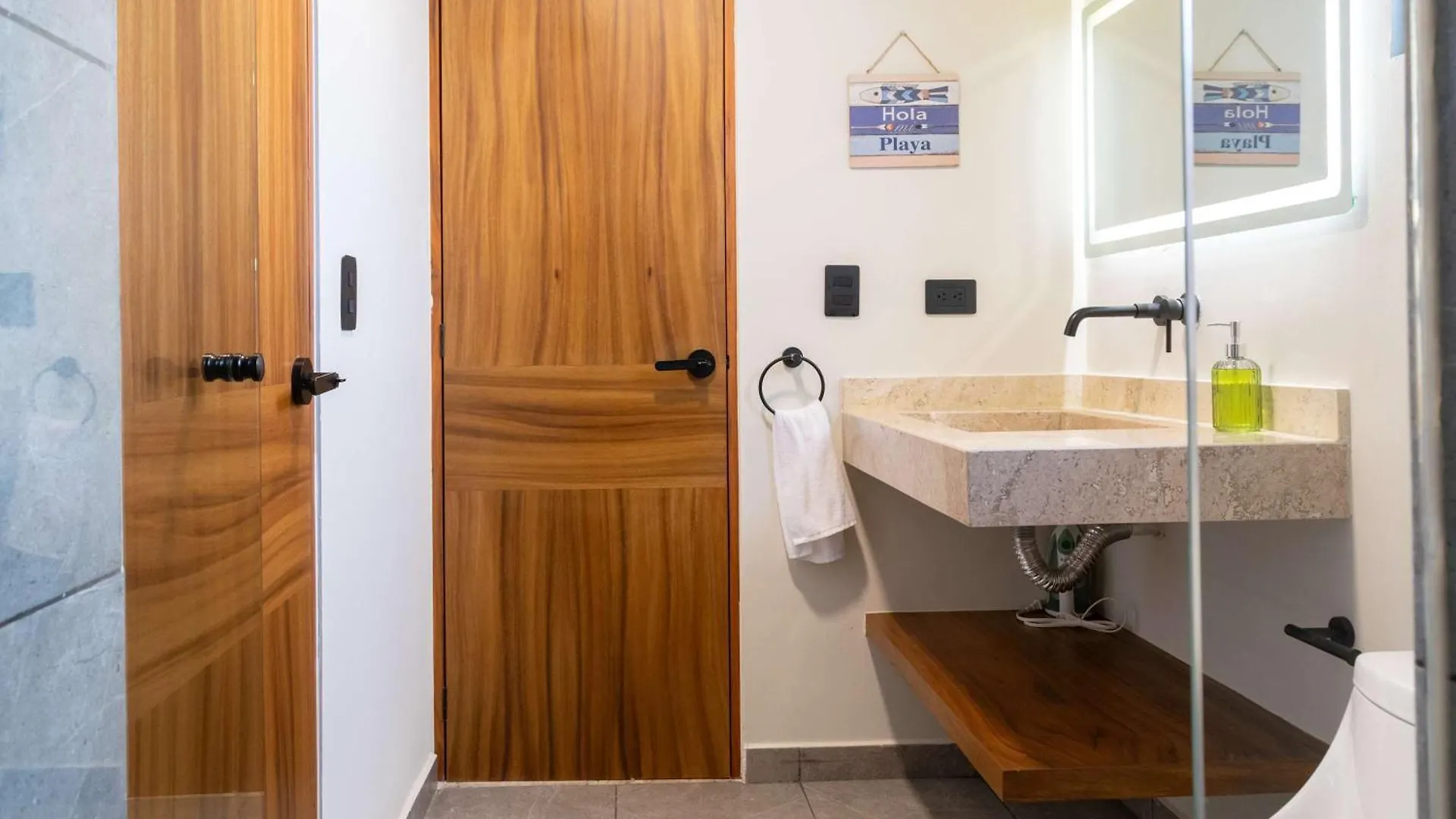 Pool & Rooftop In Tulum 2 Bedrooms Apartment